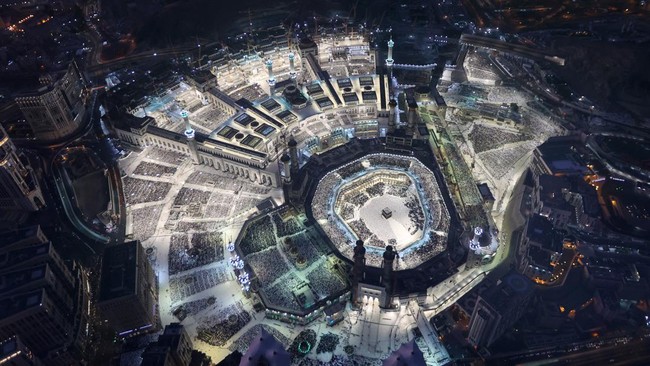 Masjidil Haram Berdiri di Pusat Lembah Makkah, Ini Alasan Historis dan Geografisnya